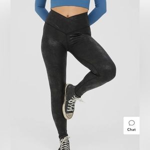 OFFLINE By Aerie Hugger Crackle Crossover Legging in Small